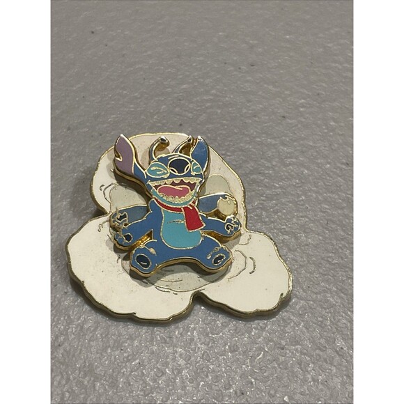 Vintage 2004 Disney Pin Stitch Snow Angel With Moving Arms - Picture 1 of 2